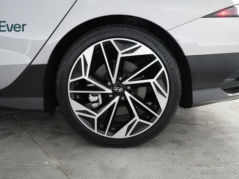 Used 2024 Hyundai Ioniq 6 SEL RWD image 9
