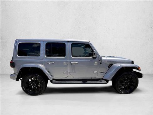 Used 2021 Jeep Wrangler Unlimited Sahara AWD/4WD image 5