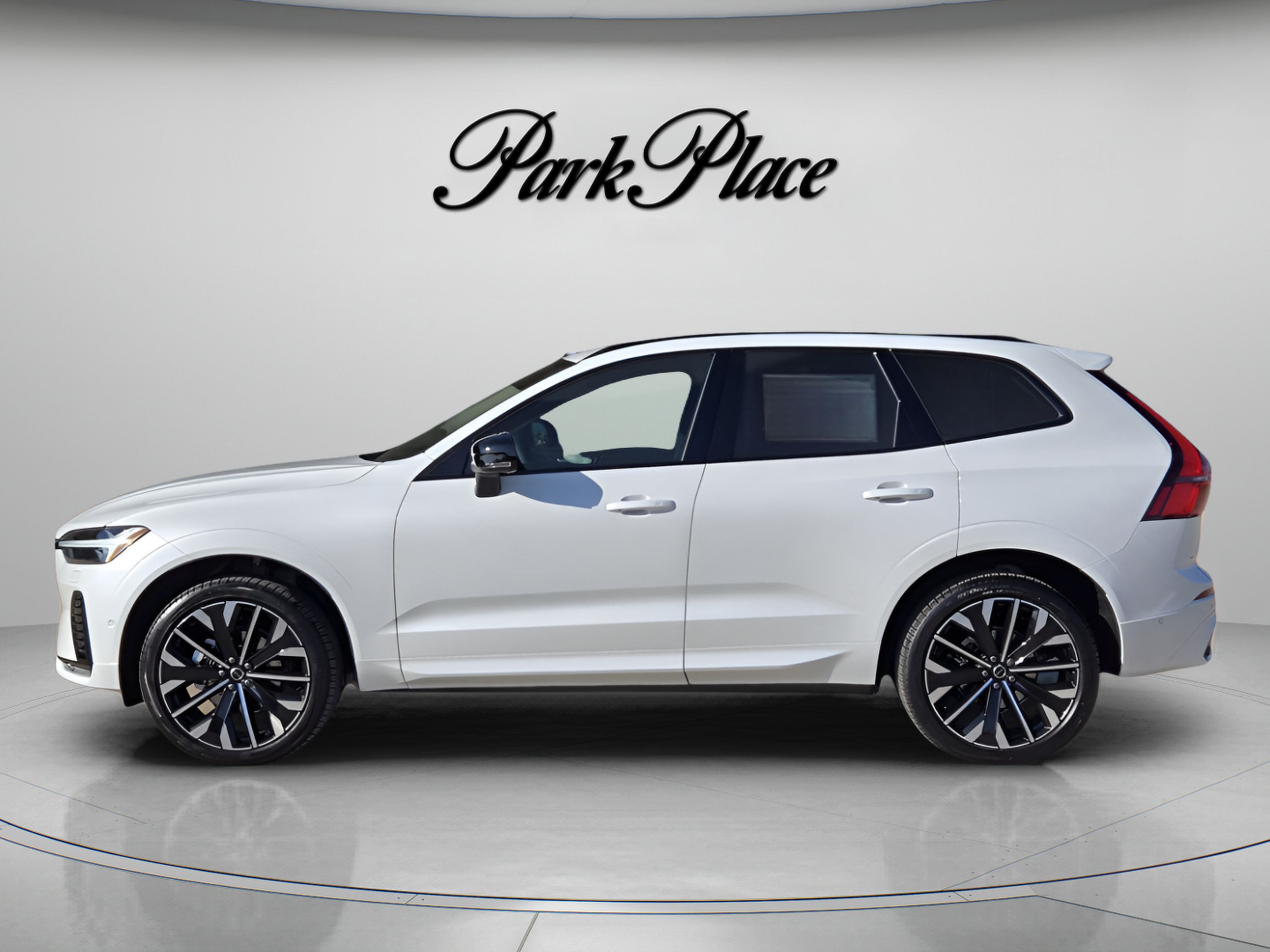 Used 2026 Volvo XC60 B5 Ultra w/ Protection Package Premier AWD/4WD image 2