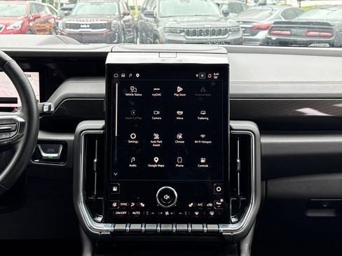 Used 2025 GMC Yukon Elevation AWD/4WD image 20