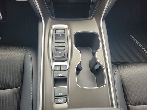 Used 2022 Honda Accord Sport image 15