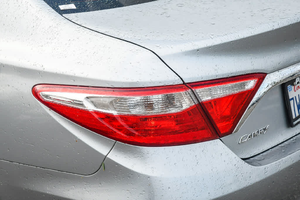 Used 2017 Toyota Camry LE FWD image 6