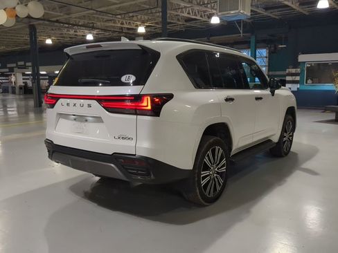 Used 2024 Lexus LX 600 4WD w/ Appearance Package image 7