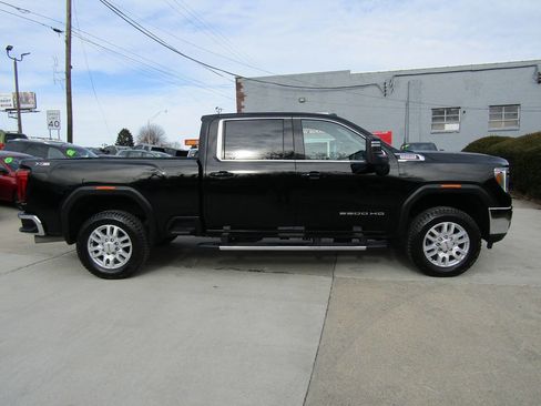 Used 2022 GMC Sierra 2500 SLE w/ SLE Value Package; image 6