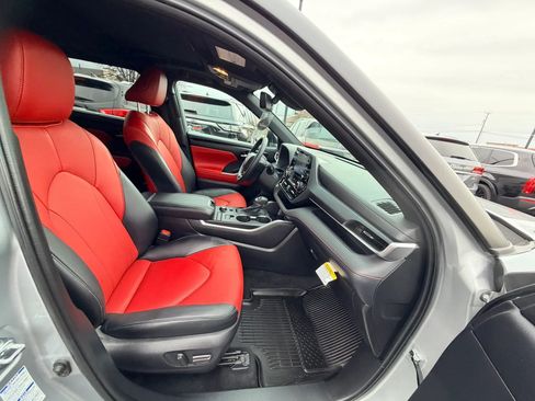 Used 2022 Toyota Highlander XSE image 34