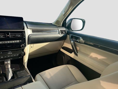 Used 2022 Lexus GX 460 Premium w/ Accessory Package AWD/4WD image 24