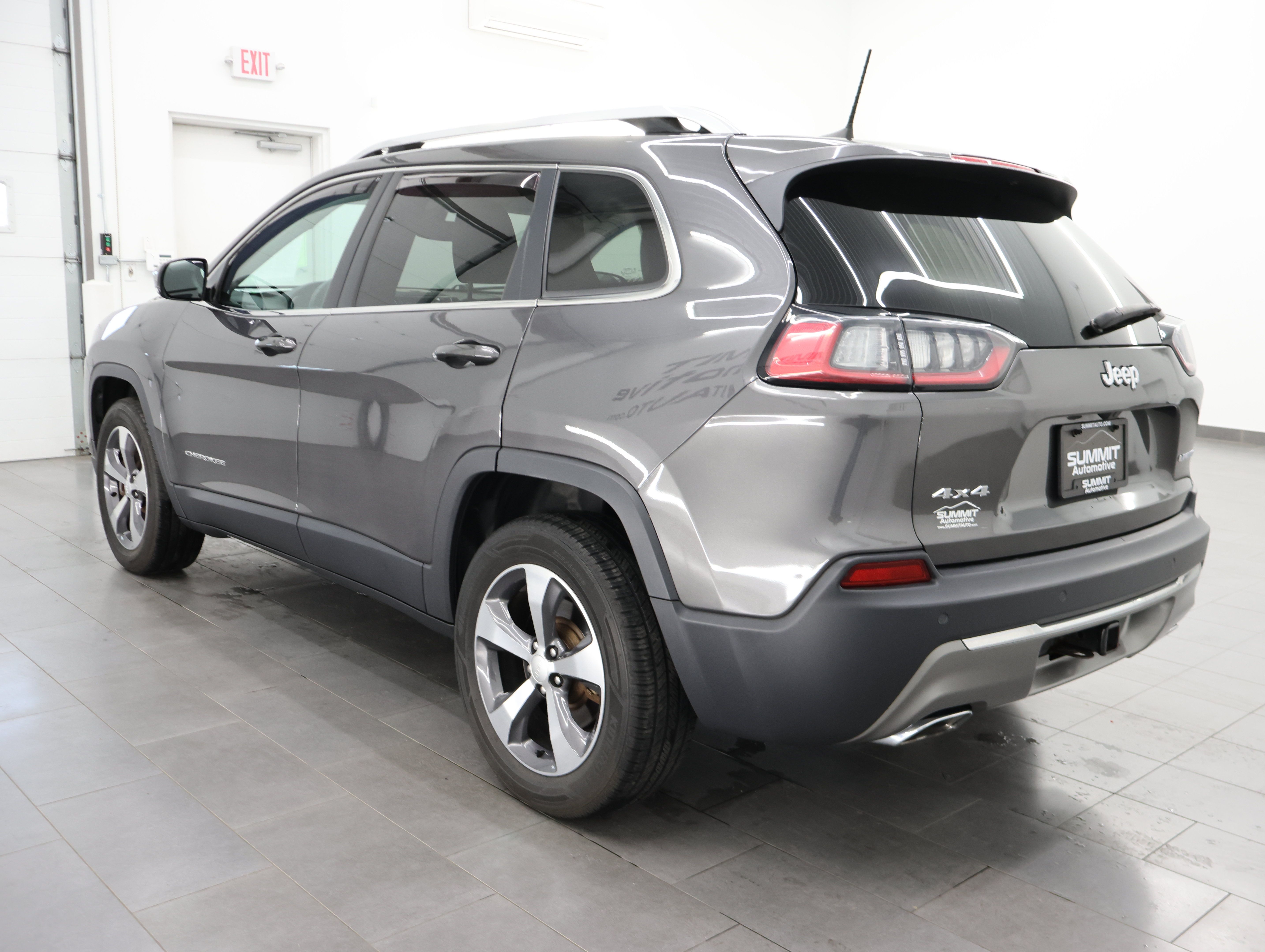 Used 2019 Jeep Cherokee Limited w/ Trailer Tow Group AWD/4WD image 6