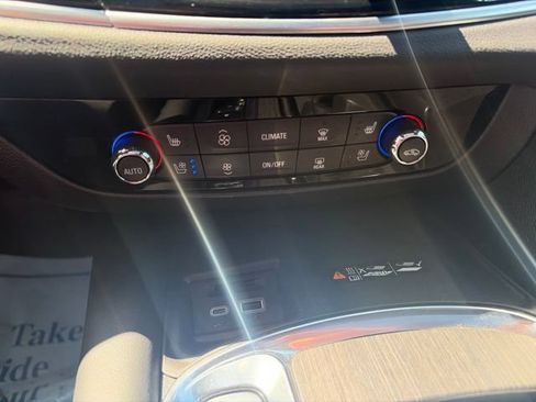 Used 2022 Buick Enclave Avenir w/ Avenir Technology Package AWD/4WD image 24