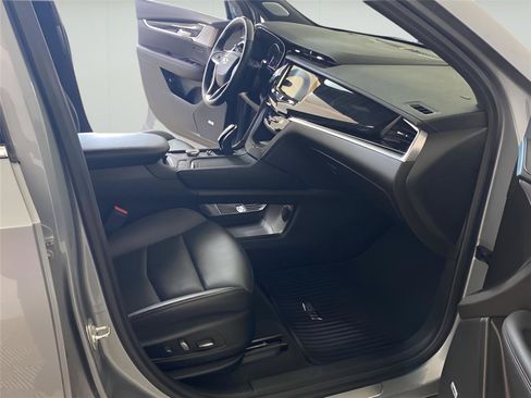 Used 2024 Cadillac XT6 Premium Luxury AWD/4WD image 30