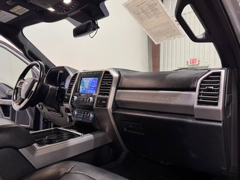 Used 2020 Ford F250 Platinum AWD/4WD image 11