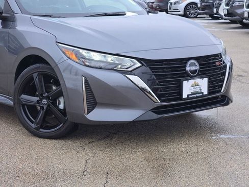 Used 2025 Nissan Sentra SR image 3