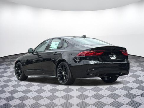 Used 2024 Jaguar XF R-Dynamic SE AWD/4WD image 3