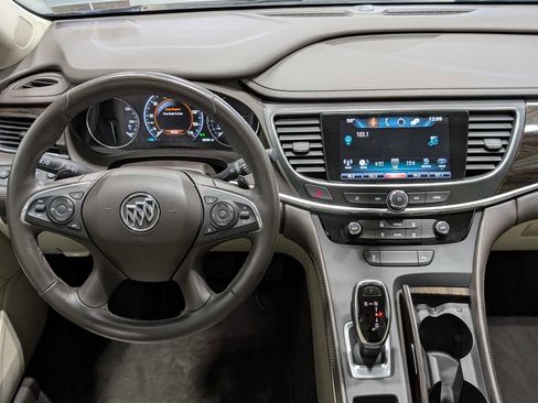 Used 2017 Buick LaCrosse Preferred image 5