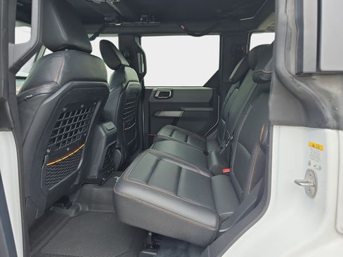 Used 2023 Ford Bronco Badlands AWD/4WD image 11