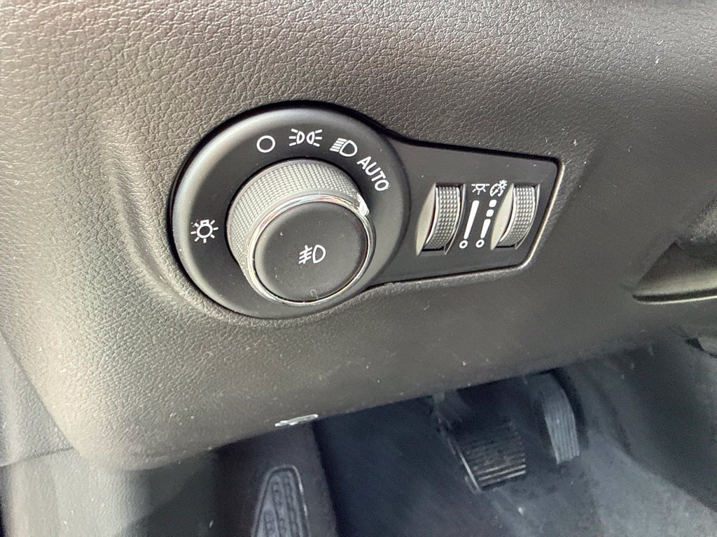 Used 2025 Jeep Compass Limited AWD/4WD image 18