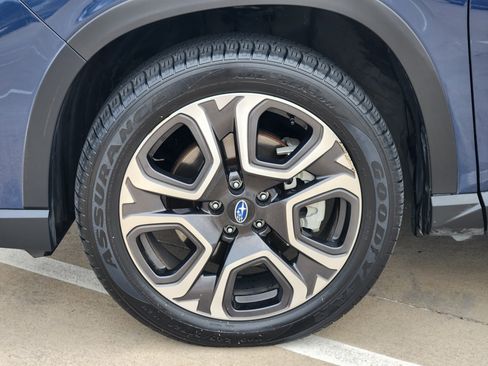 Used 2023 Subaru Ascent Touring image 10