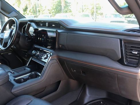 Used 2024 GMC Sierra 2500 AT4 w/ AT4 Premium Plus Package AWD/4WD image 43