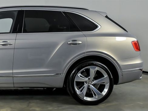 Used 2019 Bentley Bentayga AWD/4WD image 7