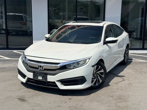 Used 2018 Honda Civic EX image 1