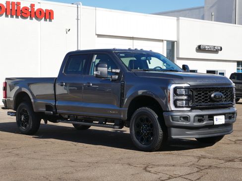 New 2026 Ford F350 Lariat w/ Black Appearance Package image 4