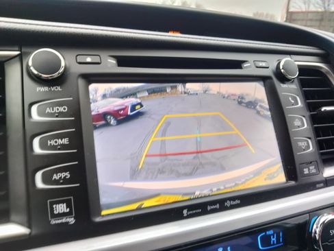 Used 2019 Toyota Highlander Limited image 27