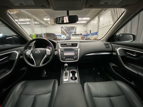 Used 2016 Nissan Altima 3.5 SL w/ 3.5 Technology Package FWD image 28