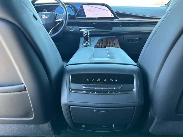 Used 2022 Cadillac Escalade Premium Luxury AWD/4WD image 23