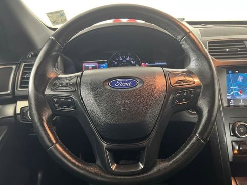 Used 2019 Ford Explorer XLT w/ Equipment Group 201A image 15