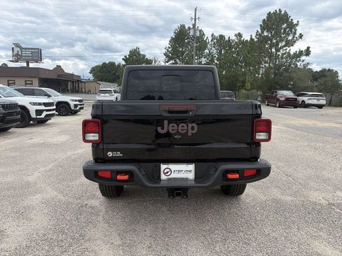 Used 2021 Jeep Gladiator Mojave w/ Trailer Tow Package AWD/4WD image 5
