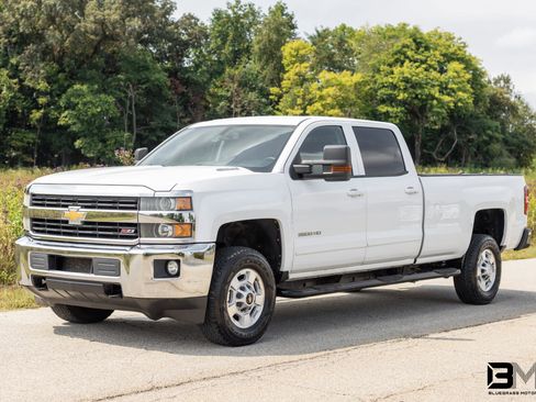 Used 2015 Chevrolet Silverado 2500 LT w/ Z71 Package, Off-Road image 2