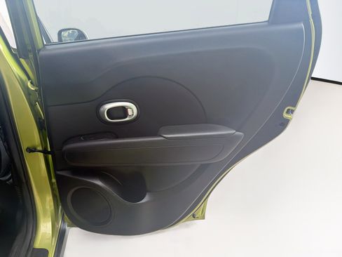 Used 2016 Kia Soul FWD image 26