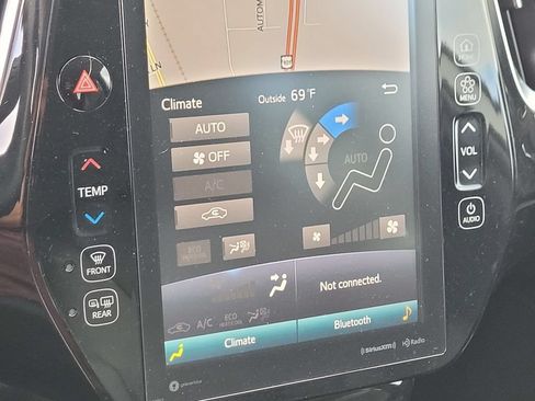Used 2020 Toyota Prius Prime XLE w/ Carpet Mat Package FWD image 19