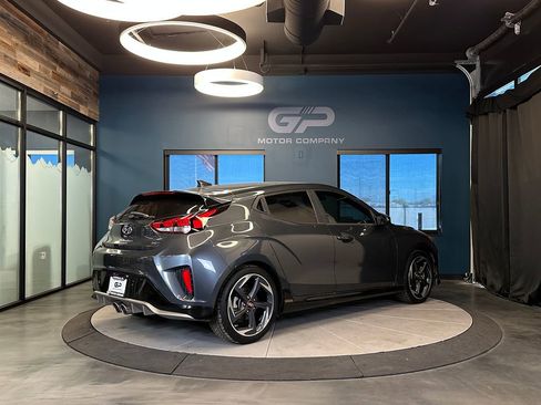Used 2020 Hyundai Veloster Turbo image 3