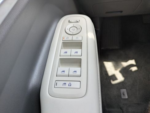 Used 2025 Hyundai Santa Fe Limited FWD image 28