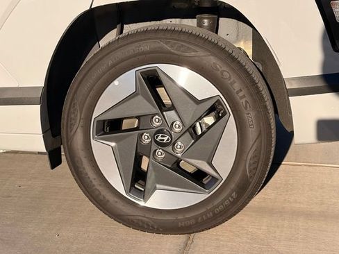 Used 2024 Hyundai Kona SEL FWD image 5