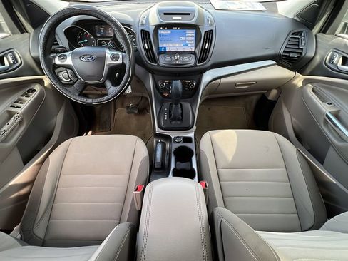 Used 2016 Ford Escape SE w/ Equipment Group 201A FWD image 11