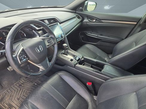Used 2018 Honda Civic Sport Touring image 4
