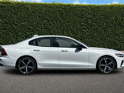 Used 2024 Volvo S60 B5 Plus w/ Climate Package AWD/4WD image 3
