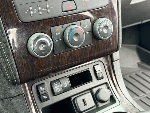 Used 2017 Chevrolet Traverse LT image 11