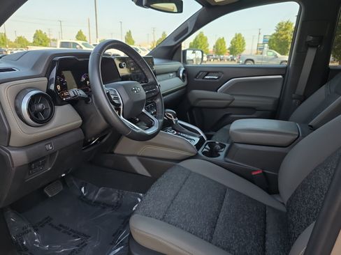 Certified 2024 Chevrolet Colorado ZR2 w/ Technology Package AWD/4WD image 10