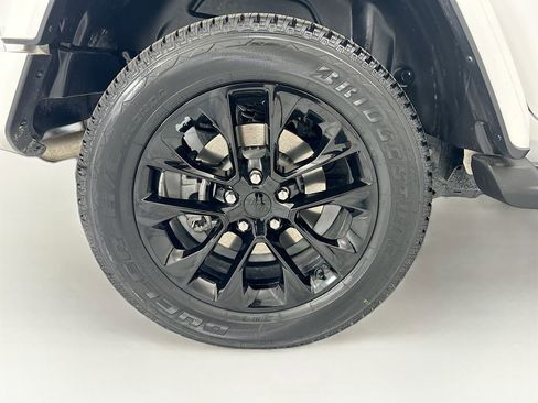 Used 2023 Jeep Wrangler Altitude image 32