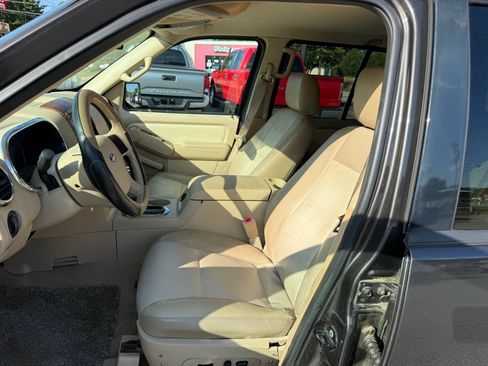 Used 2006 Ford Explorer Eddie Bauer RWD image 9