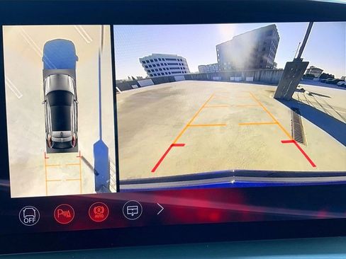 New 2026 Cadillac Lyriq V image 27