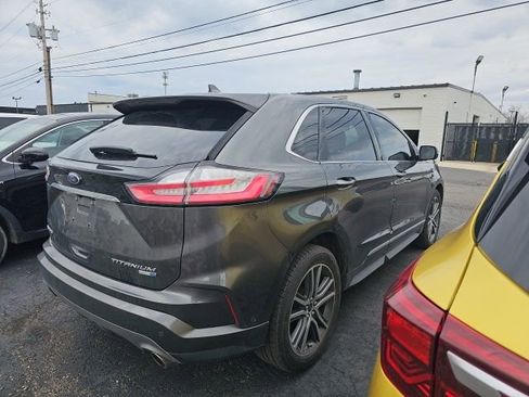 Used 2019 Ford Edge Titanium w/ Equipment Group 301A image 4
