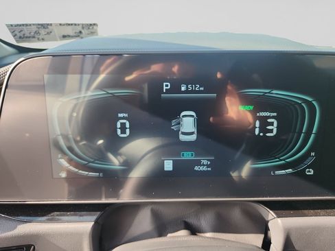 Certified 2025 Kia Niro EX Touring FWD image 14