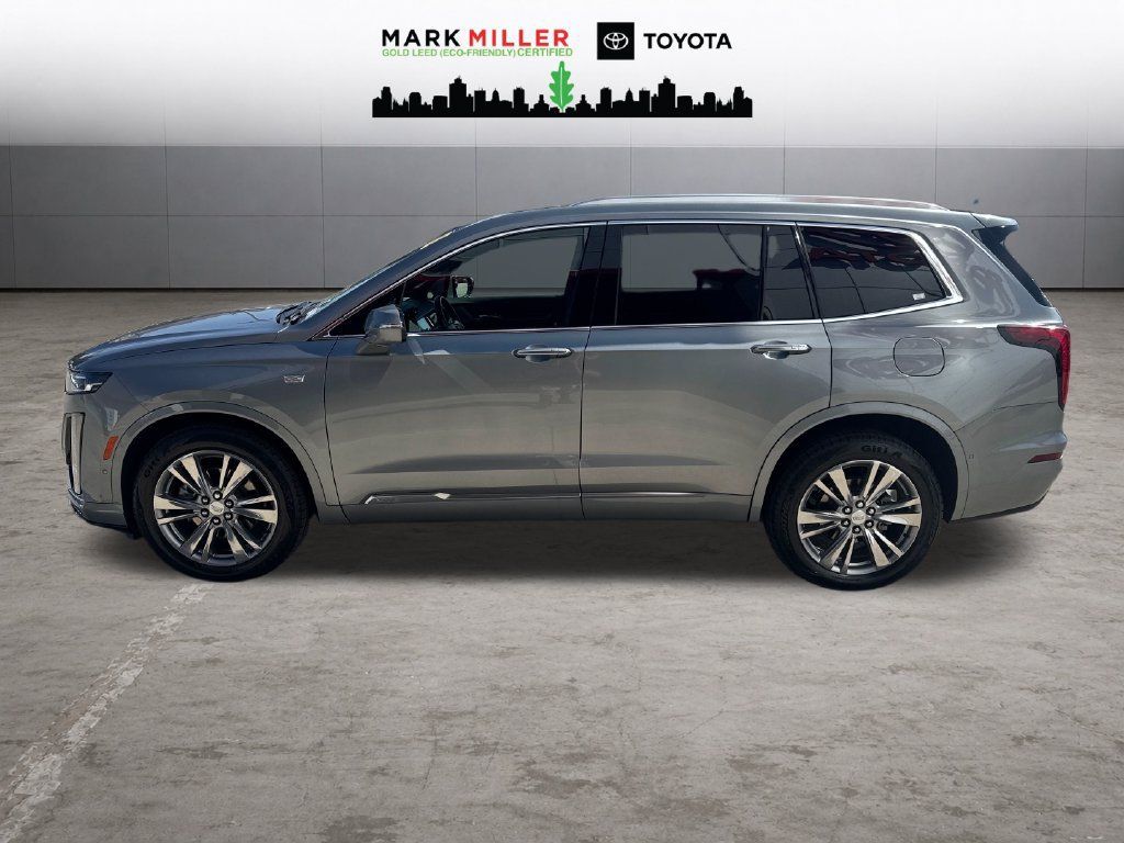 Used 2023 Cadillac XT6 Premium Luxury w/ Technology Package AWD/4WD image 2