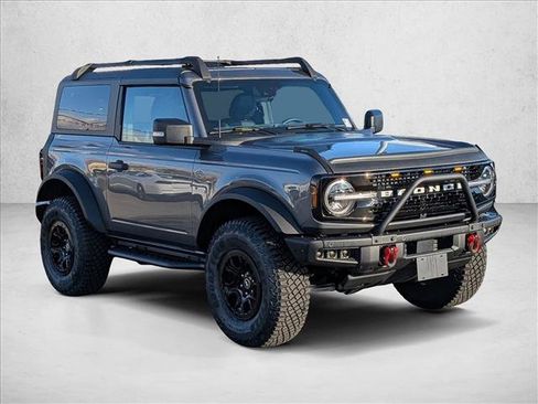 Used 2023 Ford Bronco Wildtrak image 3