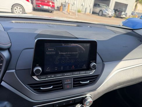 Used 2025 Nissan Altima 2.5 SR image 21