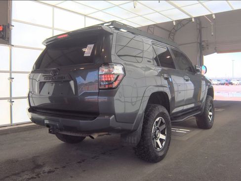 Used 2018 Toyota 4Runner SR5 Premium AWD/4WD image 4