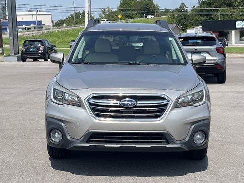 Used 2018 Subaru Outback 2.5i Premium AWD/4WD image 2